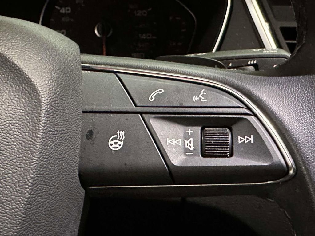 Used 2023 Audi Q5 2.0T Premium w/ Convenience Package image 21