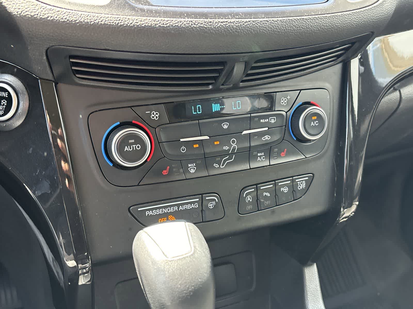 Used 2018 Ford Escape Titanium w/ Ford Safe & Smart Package AWD/4WD image 22