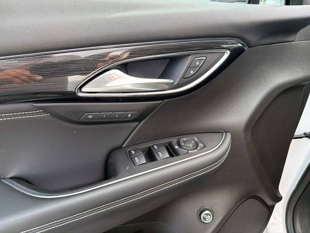 Used 2022 Buick Envision Essence w/ Sport Touring Package FWD image 18