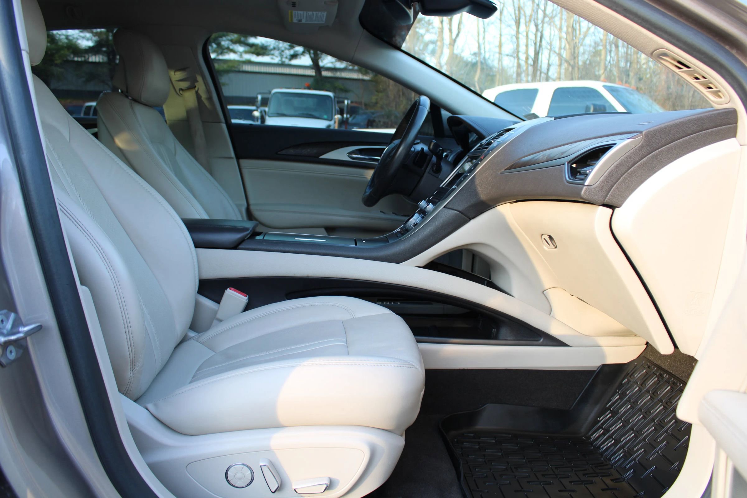 Used 2019 Lincoln MKZ Reserve w/ Luxury Package image 17