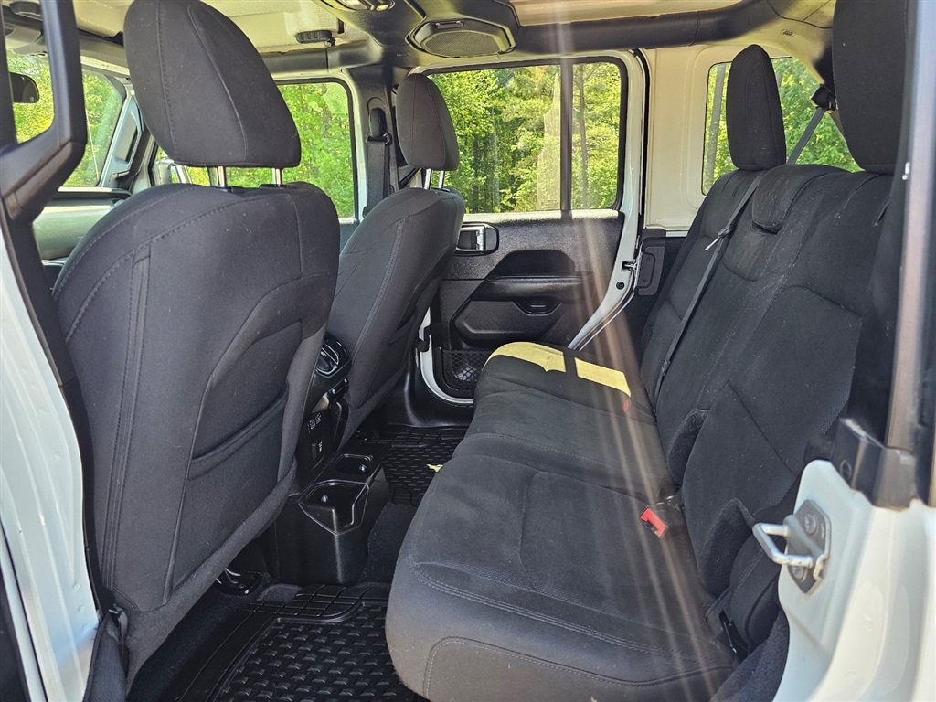 Used 2019 Jeep Wrangler Unlimited Sahara AWD/4WD image 12