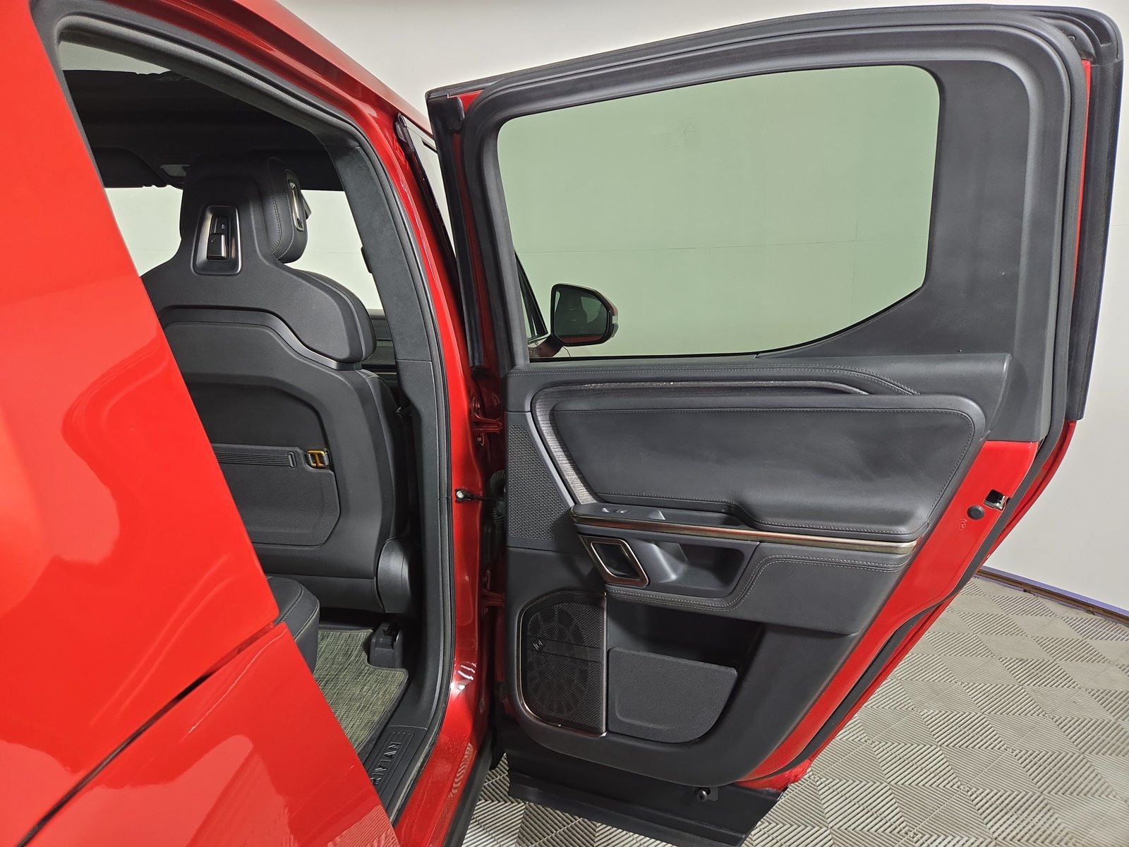 Used 2023 Rivian R1T Adventure Dual AWD/4WD image 19