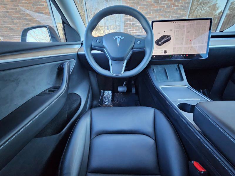 Used 2024 Tesla Model Y Long Range RWD image 5