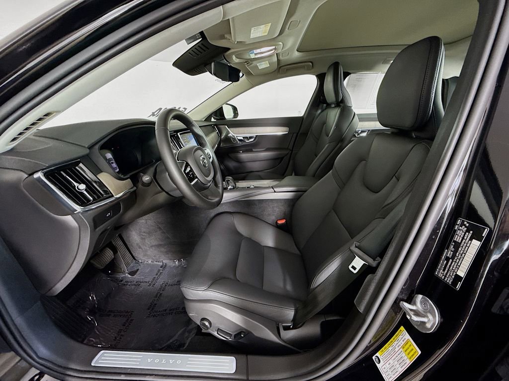 Certified 2025 Volvo S90 B6 Plus AWD/4WD image 22