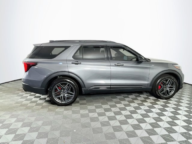 Used 2025 Ford Explorer ST-Line w/ Premium Package RWD image 28