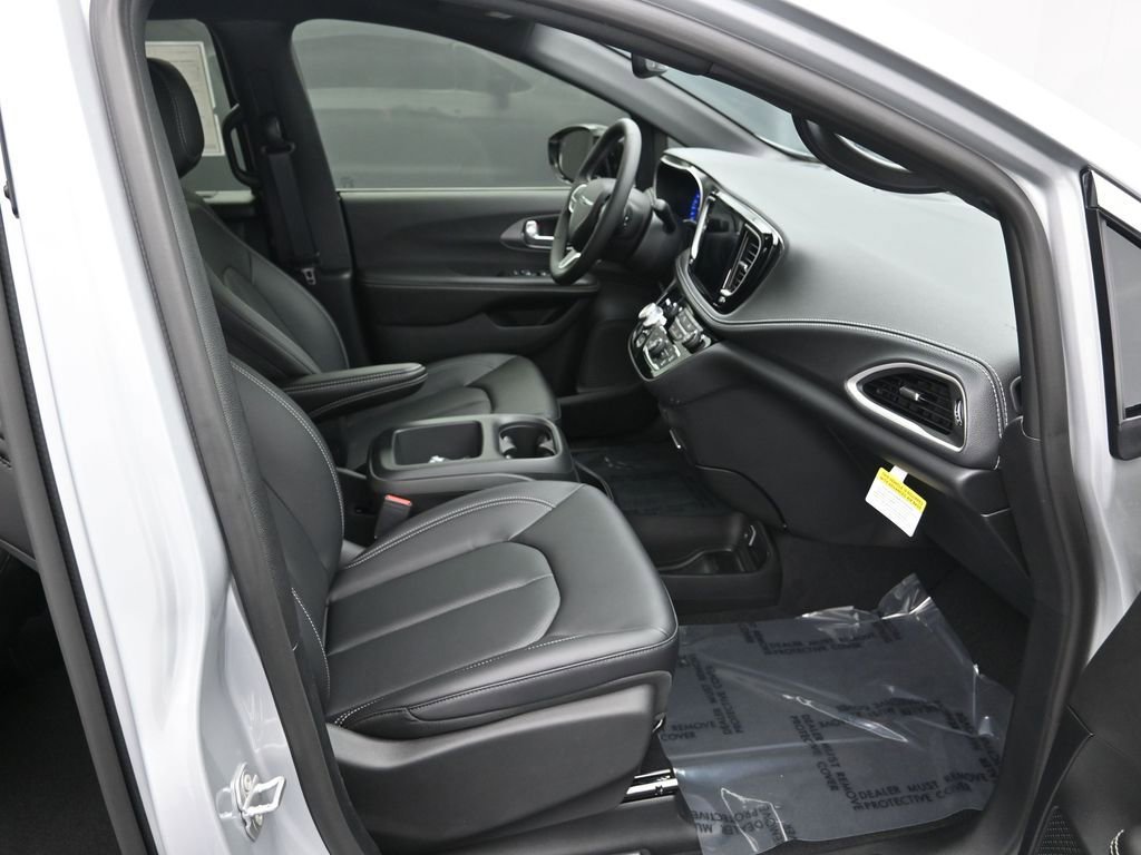 New 2026 Chrysler Pacifica Select image 24