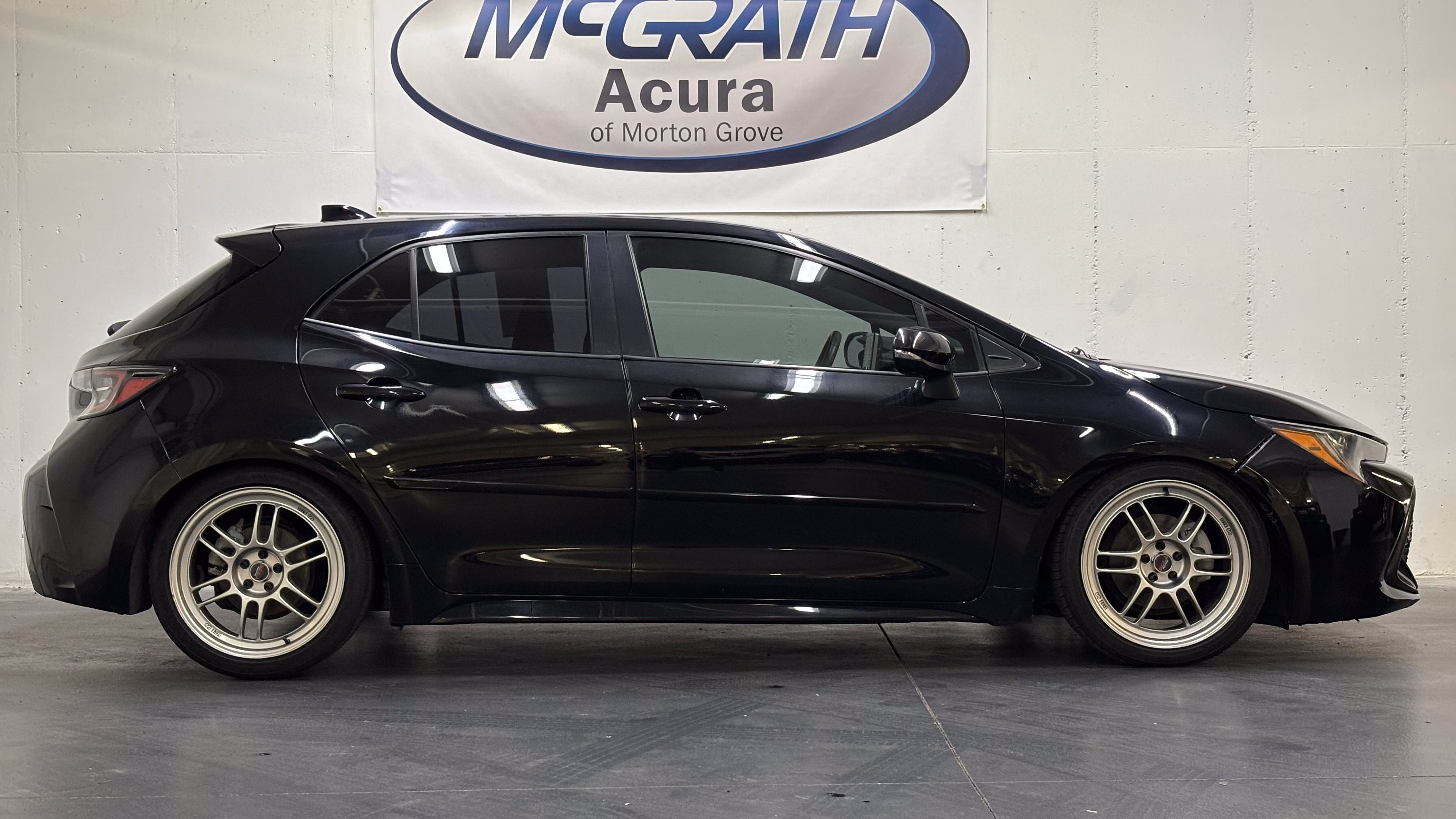 Used 2019 Toyota Corolla SE w/ Body Protection Package FWD image 3