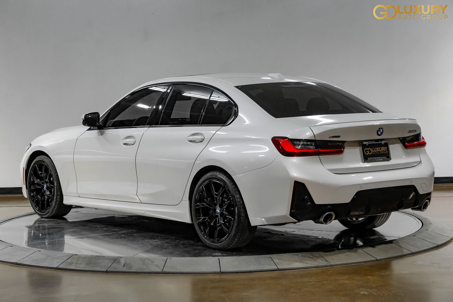Used 2026 BMW 330i xDrive Sedan AWD/4WD image 11