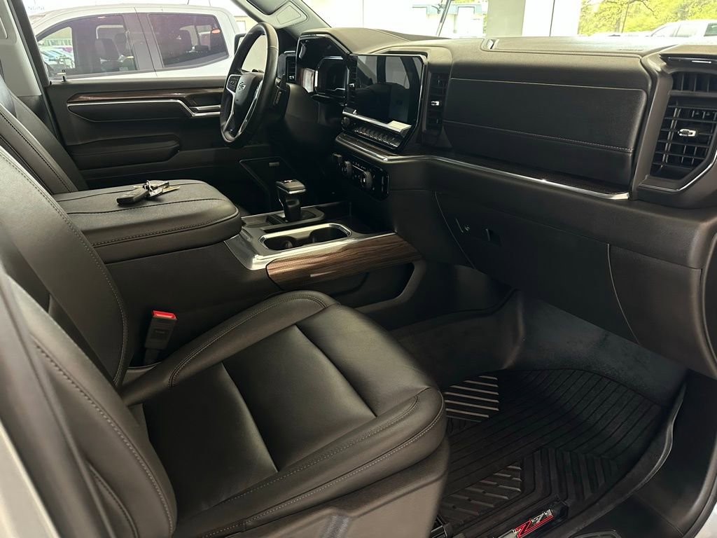 Used 2025 Chevrolet Silverado 1500 RST w/ RST All Star Premium Package image 16