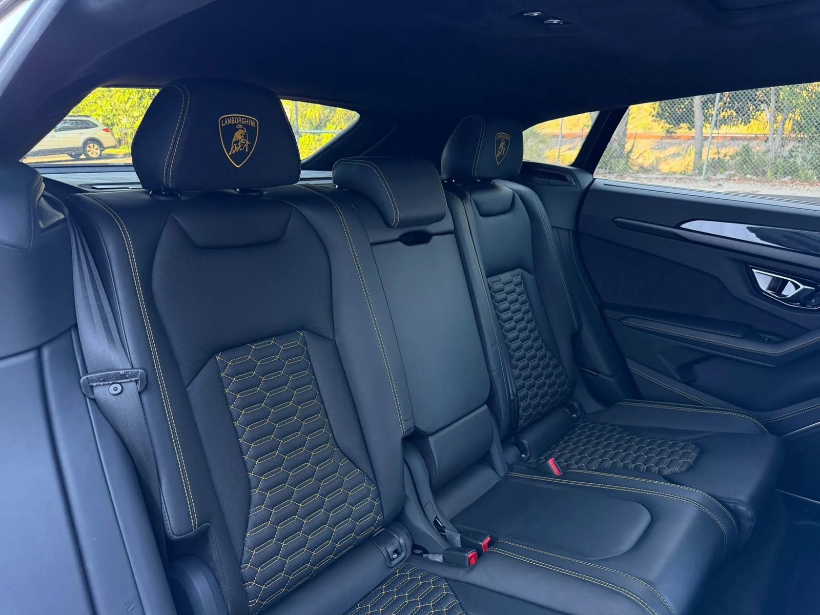 Used 2021 Lamborghini Urus AWD/4WD image 38