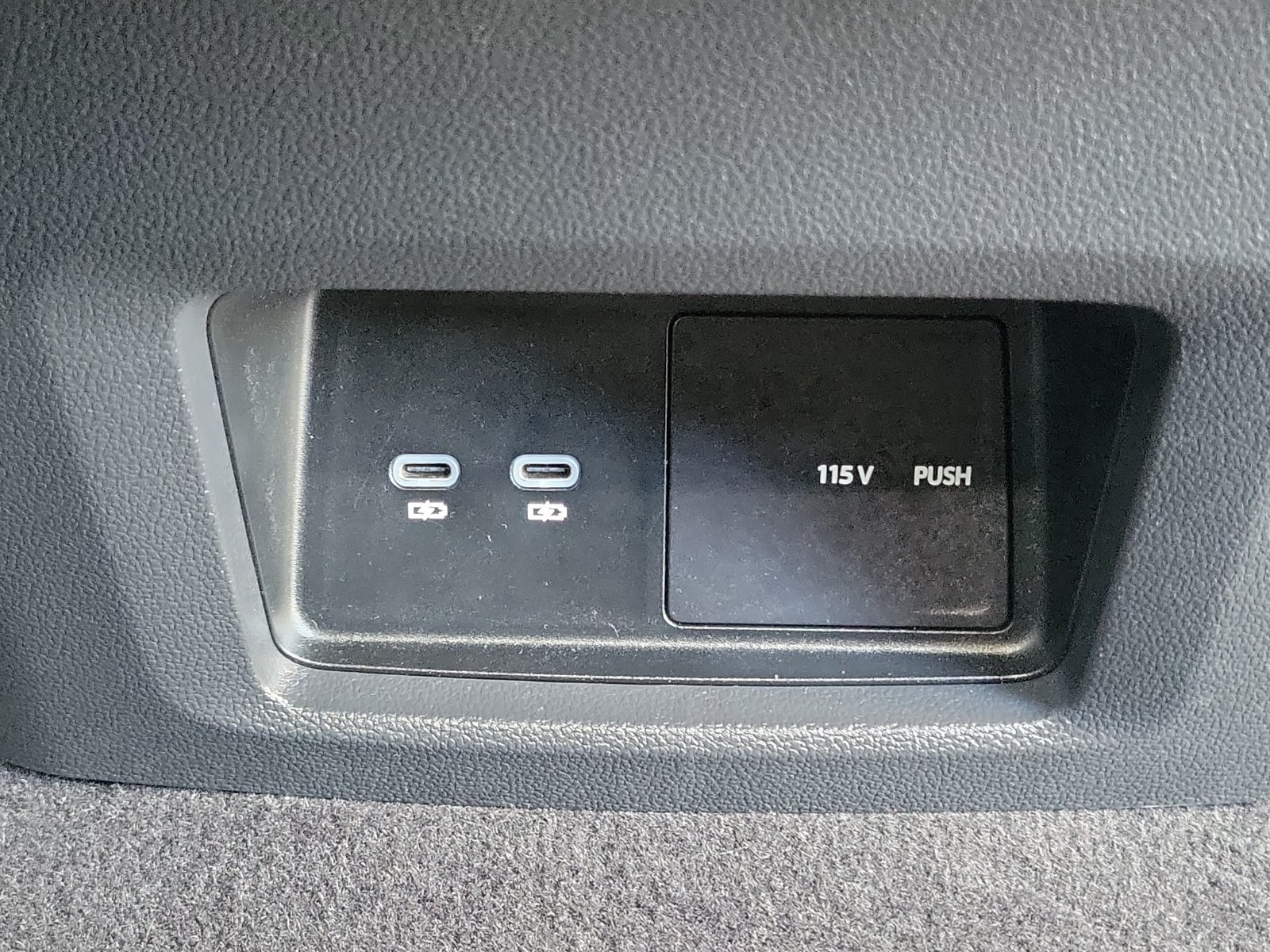 Used 2024 Volkswagen Atlas Cross Sport SE FWD image 25