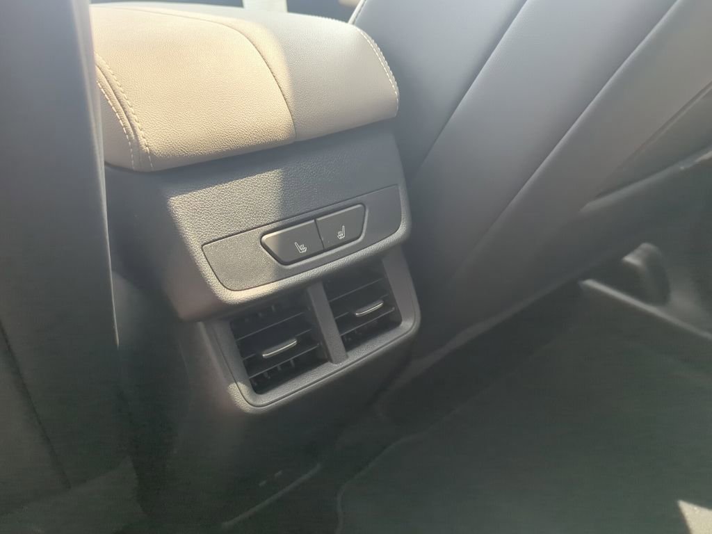 Used 2025 GMC Terrain Elevation w/ Elevation Premium Package FWD image 21