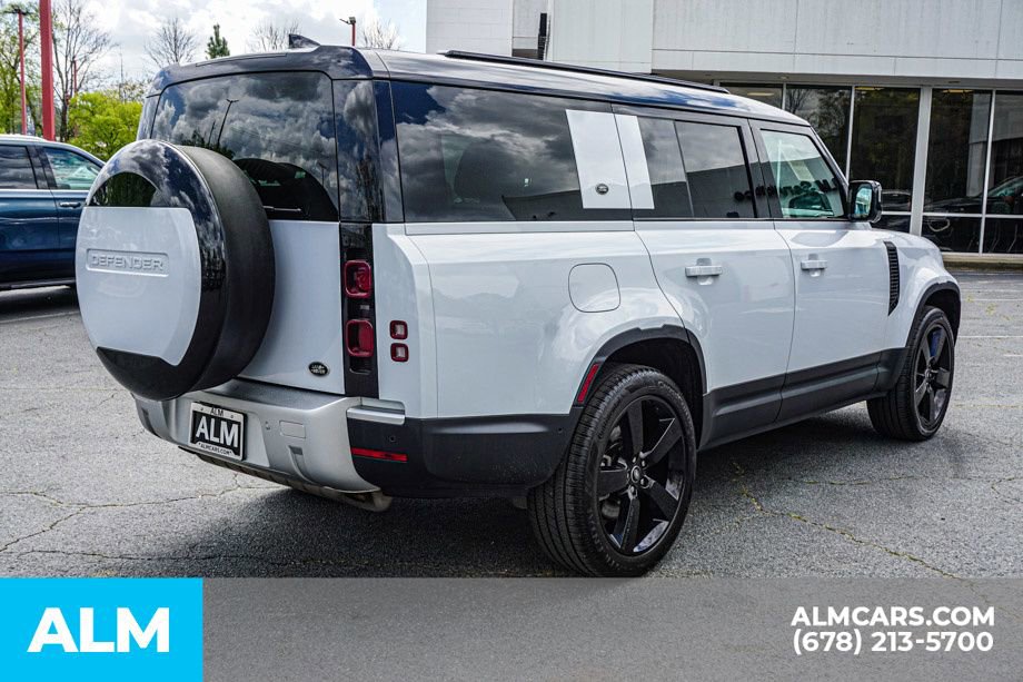 Used 2023 Land Rover Defender 130 SE image 6