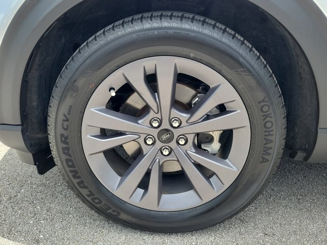 Certified 2022 Ford Explorer XLT w/ Equipment Group 202A RWD image 4