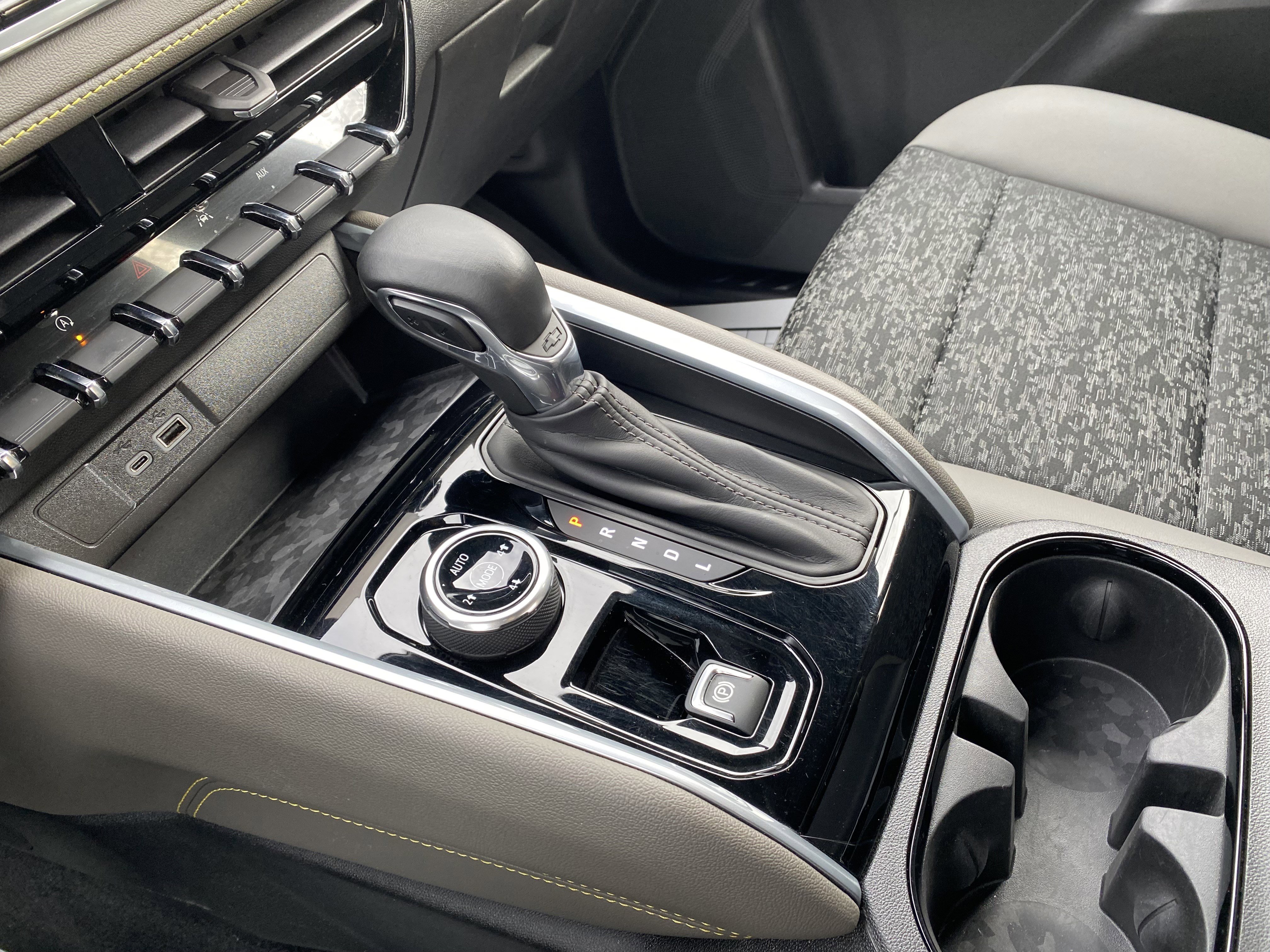 Used 2024 Chevrolet Colorado ZR2 w/ Safety Package image 29