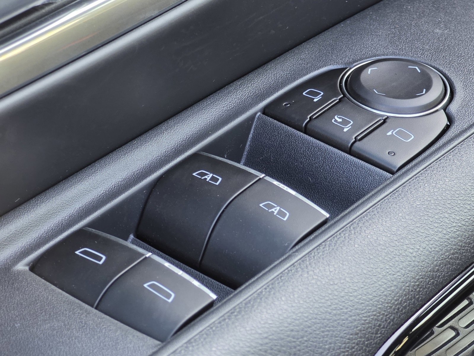 New 2026 Chevrolet Silverado EV Trail Boss image 21