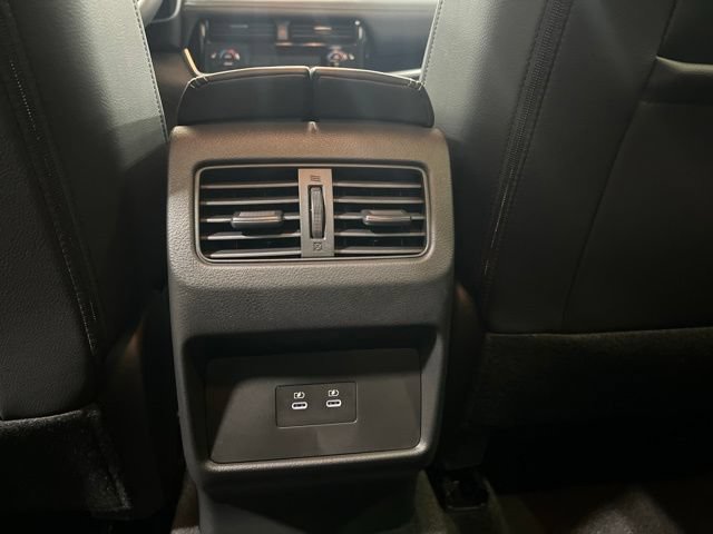 Used 2025 Nissan Rogue SL AWD/4WD image 14