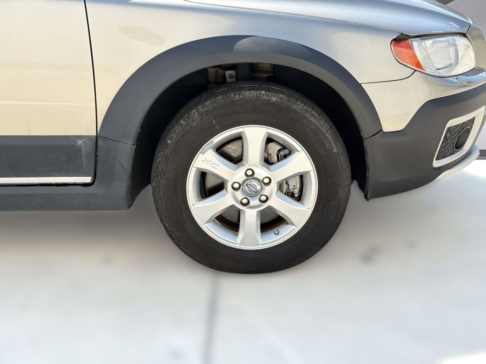 Used 2011 Volvo XC70 3.2 image 12