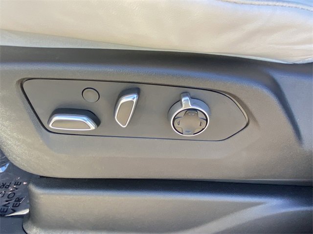 Used 2025 Cadillac Escalade Sport Platinum image 7