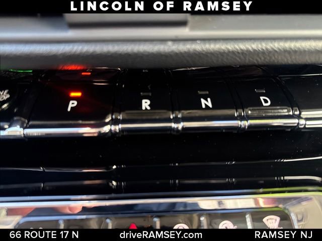 Used 2023 Lincoln Corsair Standard w/ Rear Removable Package Tray image 20