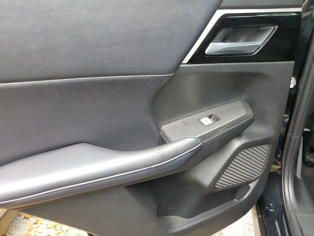 Used 2023 Mitsubishi Outlander SE Black Edition image 16