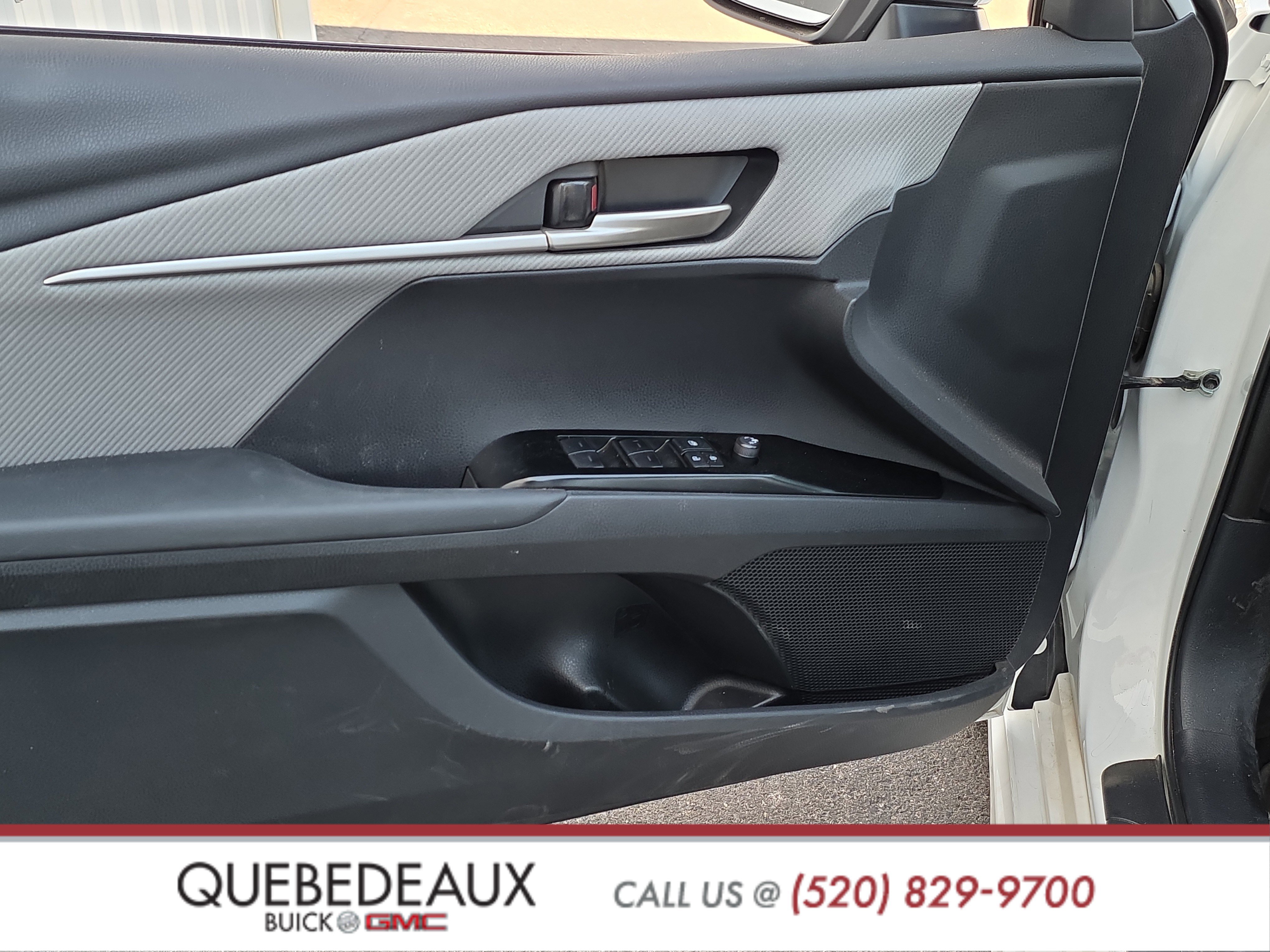 Used 2025 Toyota Camry SE w/ Convenience Package FWD image 10