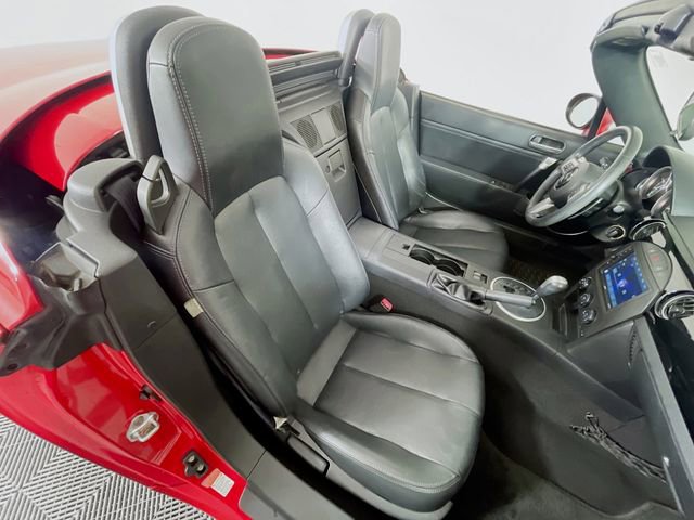 Used 2008 MAZDA MX-5 Miata Grand Touring w/ Premium Pkg image 27