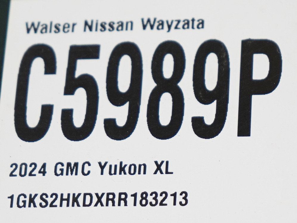 Used 2024 GMC Yukon XL AT4 w/ AT4 Premium Package AWD/4WD image 30