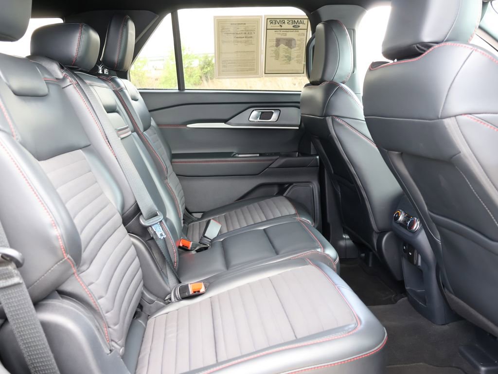 Certified 2025 Ford Explorer ST-Line w/ ST-Line Street Pack image 13