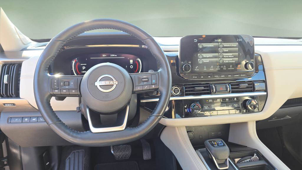 Used 2022 Nissan Pathfinder Platinum w/ Cargo Package image 29