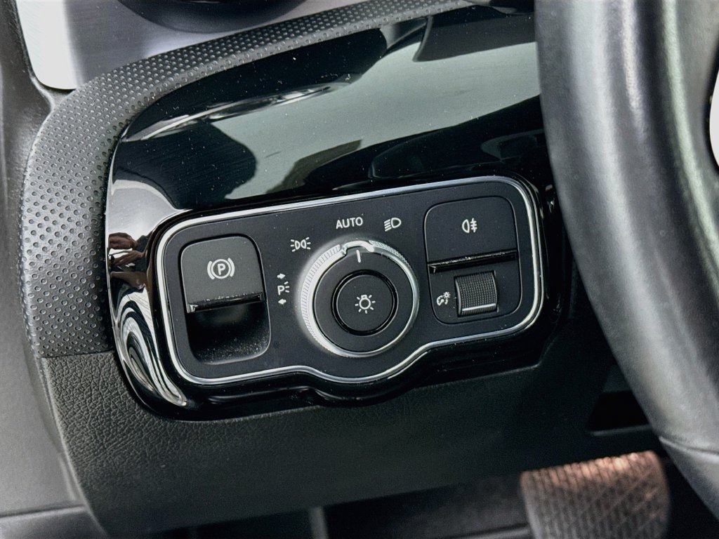 Used 2019 Mercedes-Benz A 220 4MATIC image 11