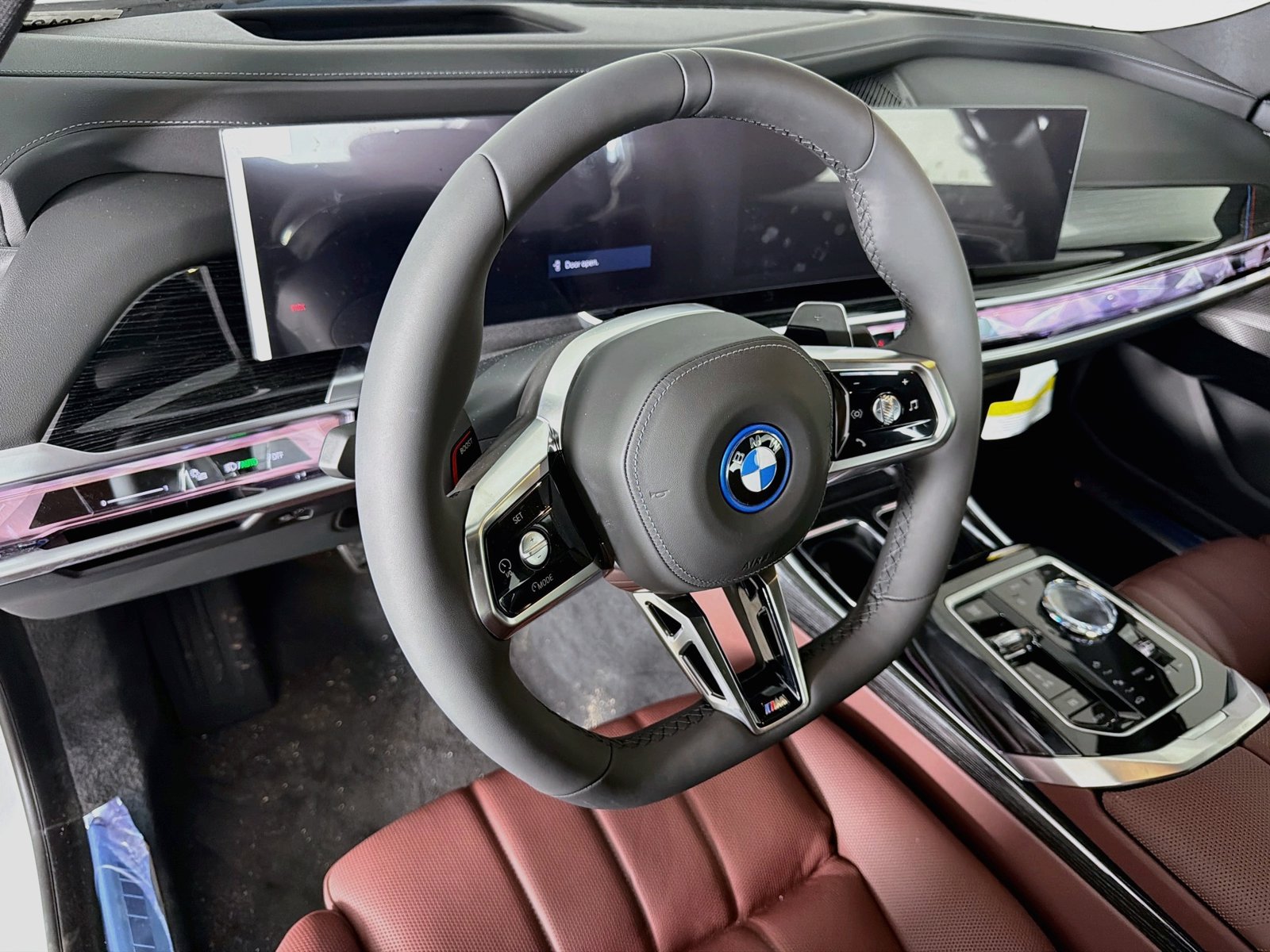 New 2026 BMW 750e xDrive w/ Premium Package AWD/4WD image 9