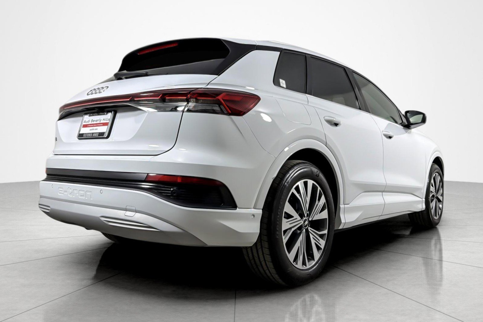 Used 2023 Audi Q4 e-tron Premium Plus w/ Premium Plus image 5