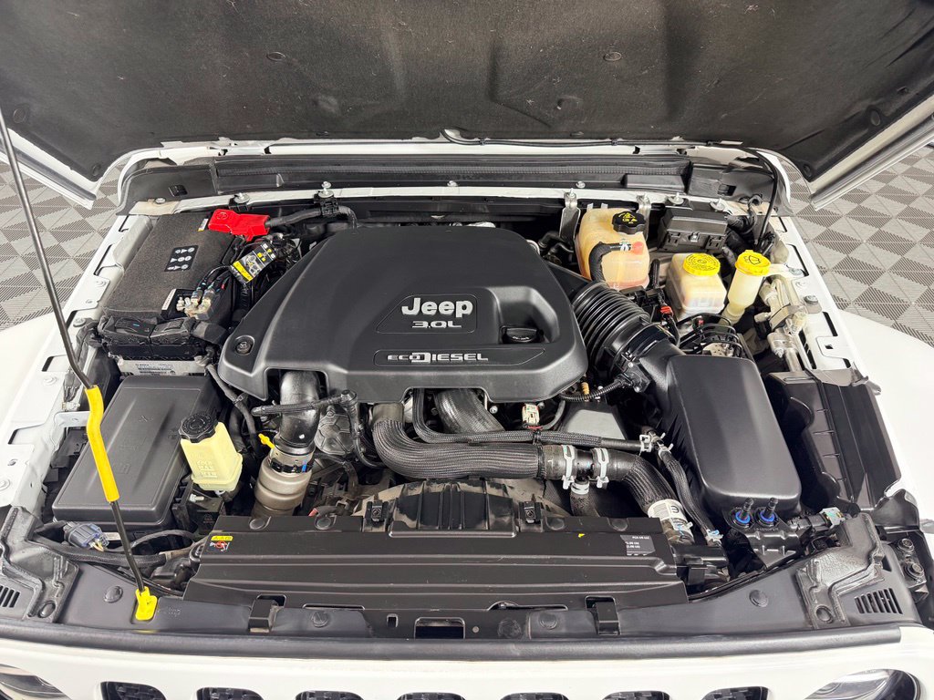 Used 2020 Jeep Wrangler Unlimited Sahara AWD/4WD image 38