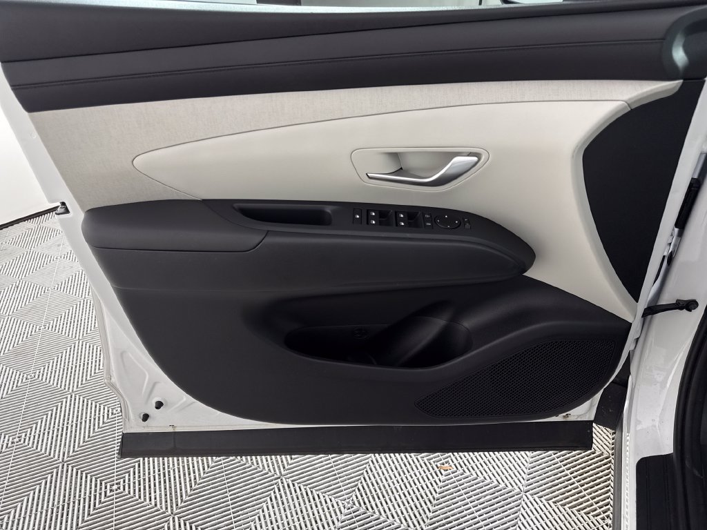 Used 2025 Hyundai Tucson SEL FWD image 12