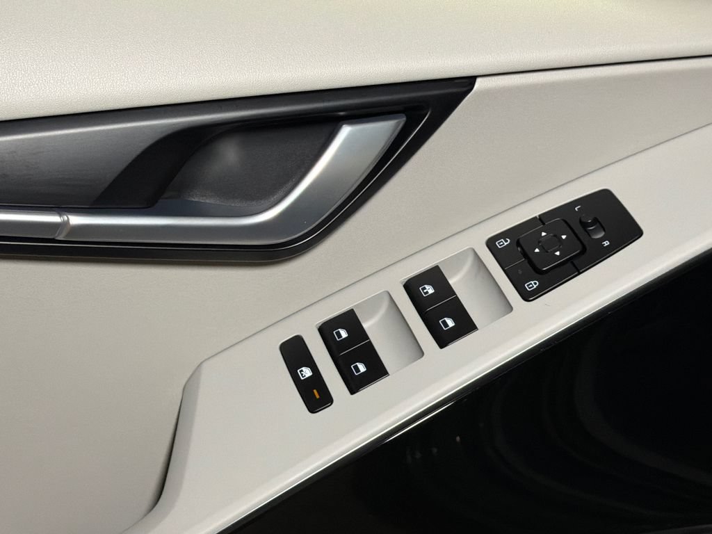 Certified 2023 Kia Niro Wind FWD image 21