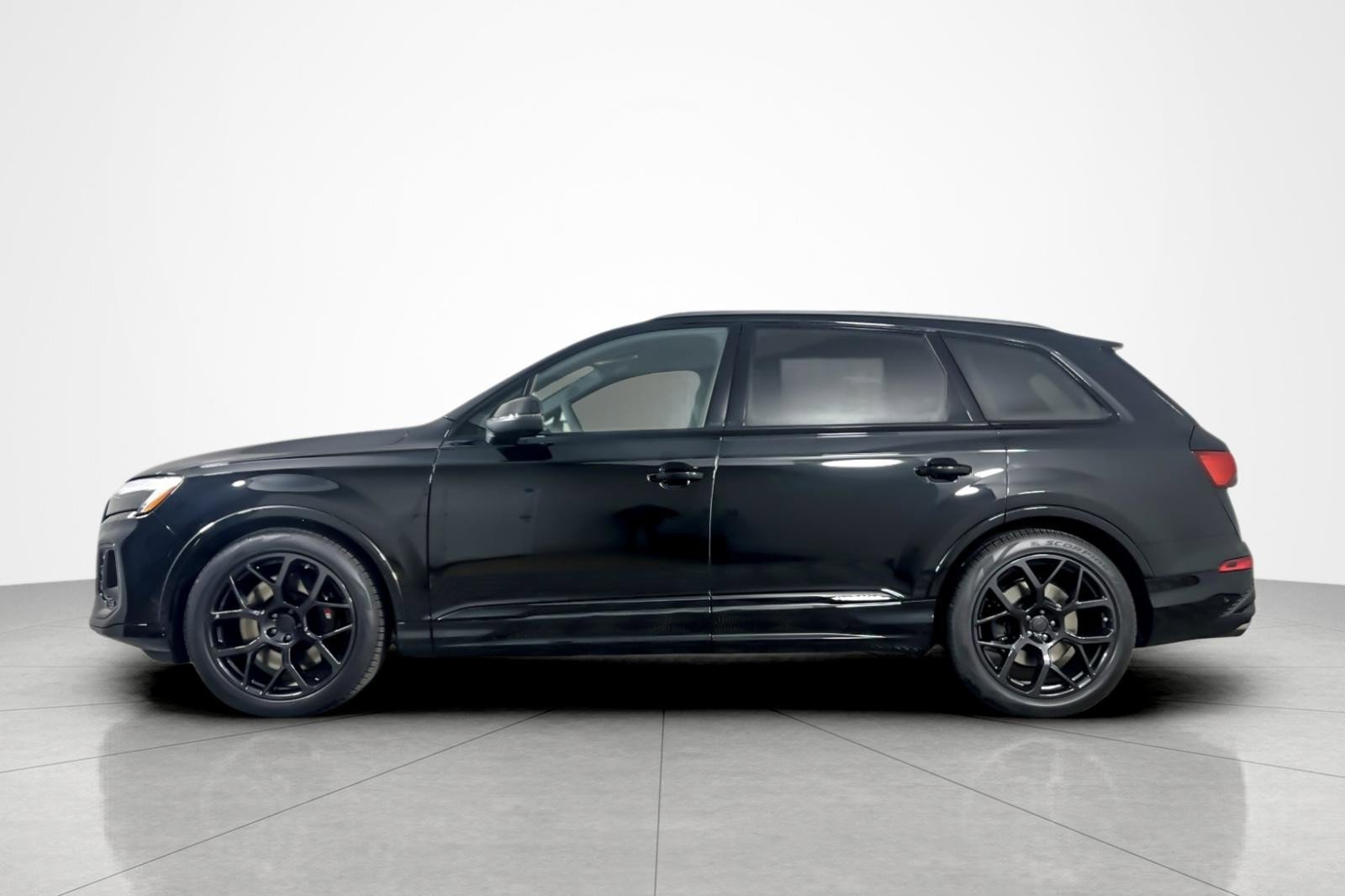 New 2026 Audi SQ7 Premium Plus AWD/4WD image 3