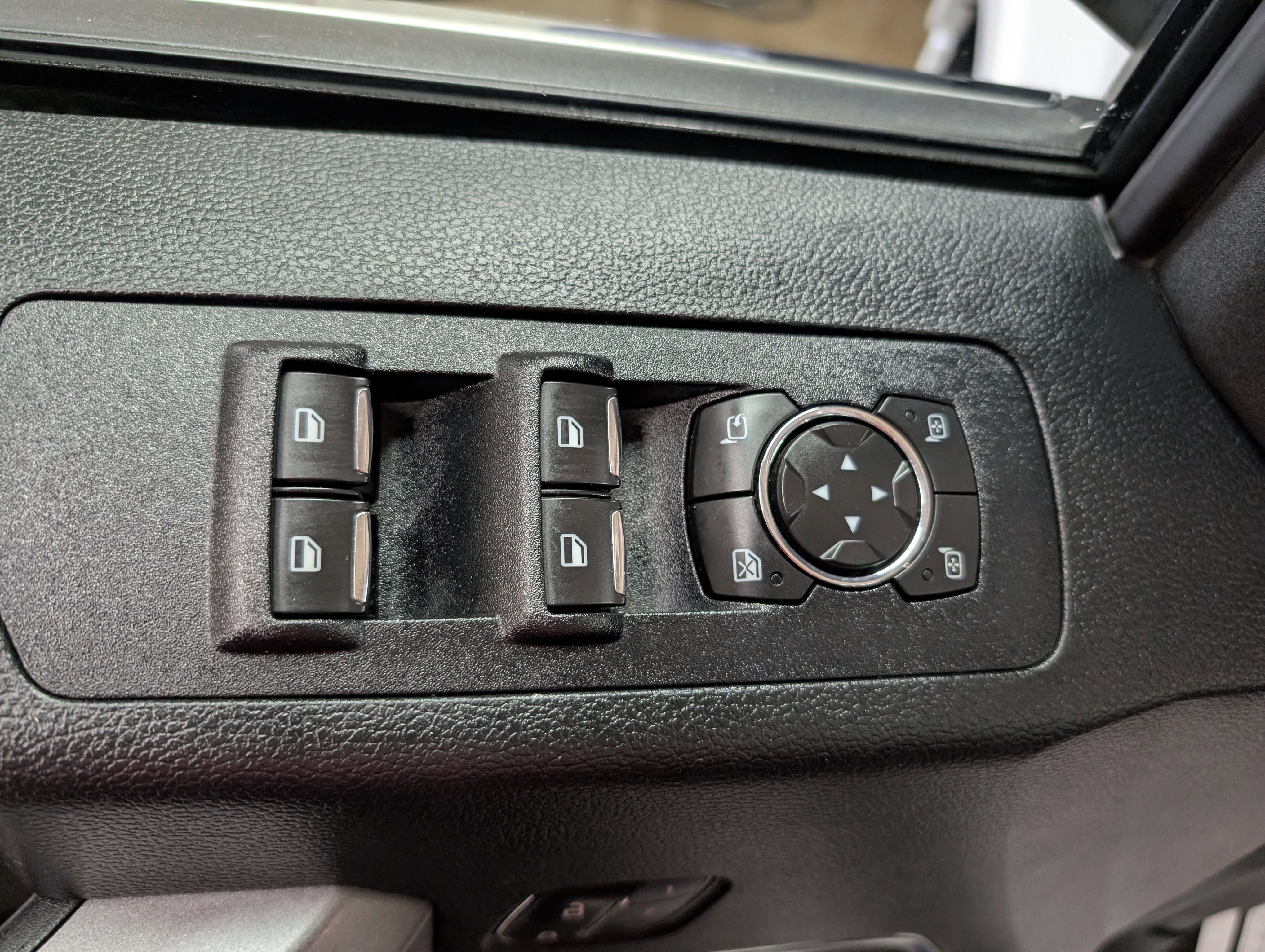 Used 2018 Ford F150 Platinum w/ Equipment Group 701A Luxury image 16