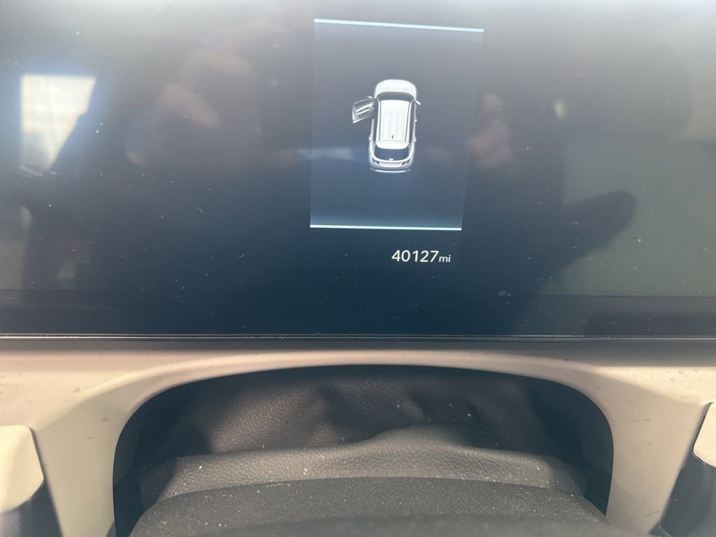 Used 2025 Hyundai Tucson SE image 3