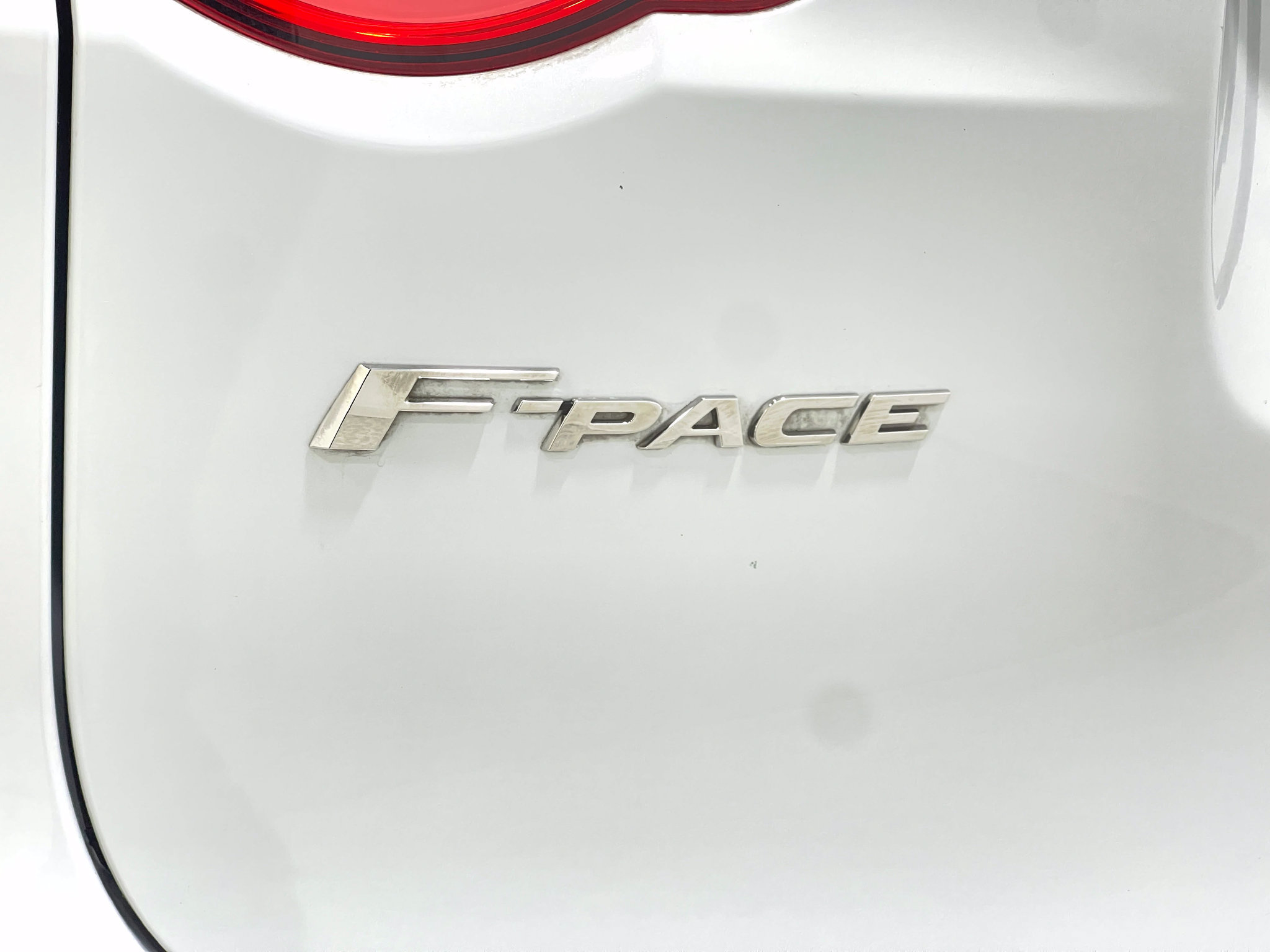 Used 2018 Jaguar F-PACE Premium AWD/4WD image 38