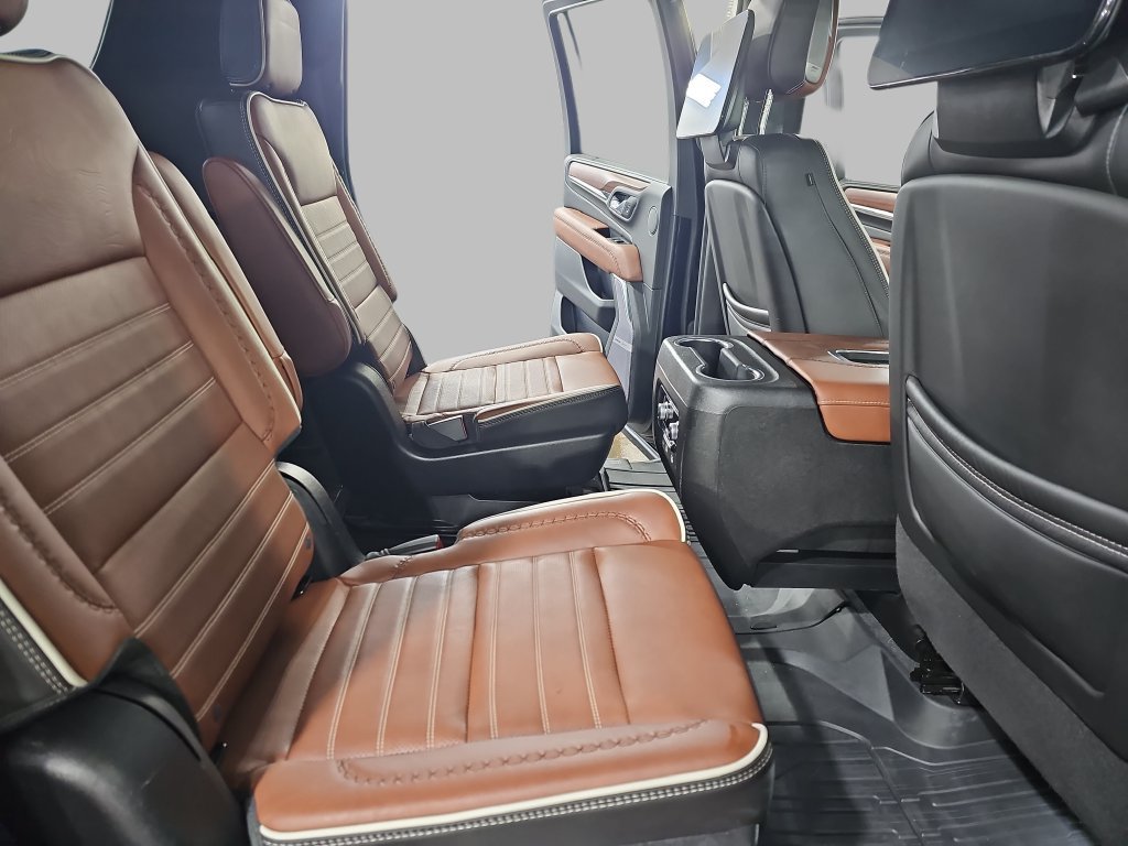 Certified 2023 GMC Yukon XL Denali Ultimate w/ LPO, Floor Liner Package AWD/4WD image 14