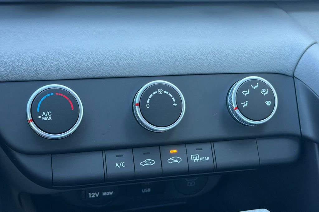 New 2026 Hyundai Elantra SE FWD image 17