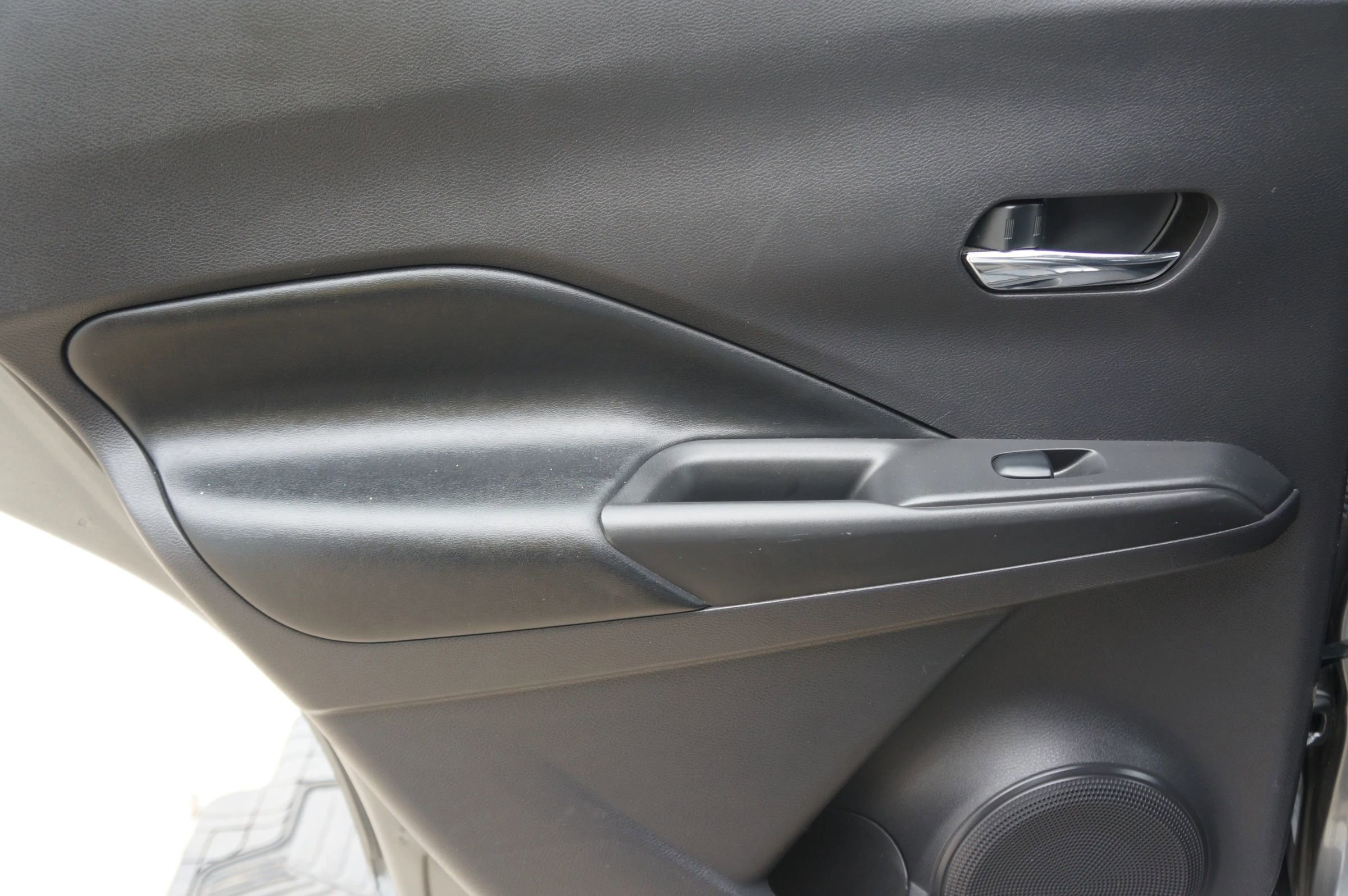 Used 2019 Nissan Kicks SR w/ SR Premium Package image 31