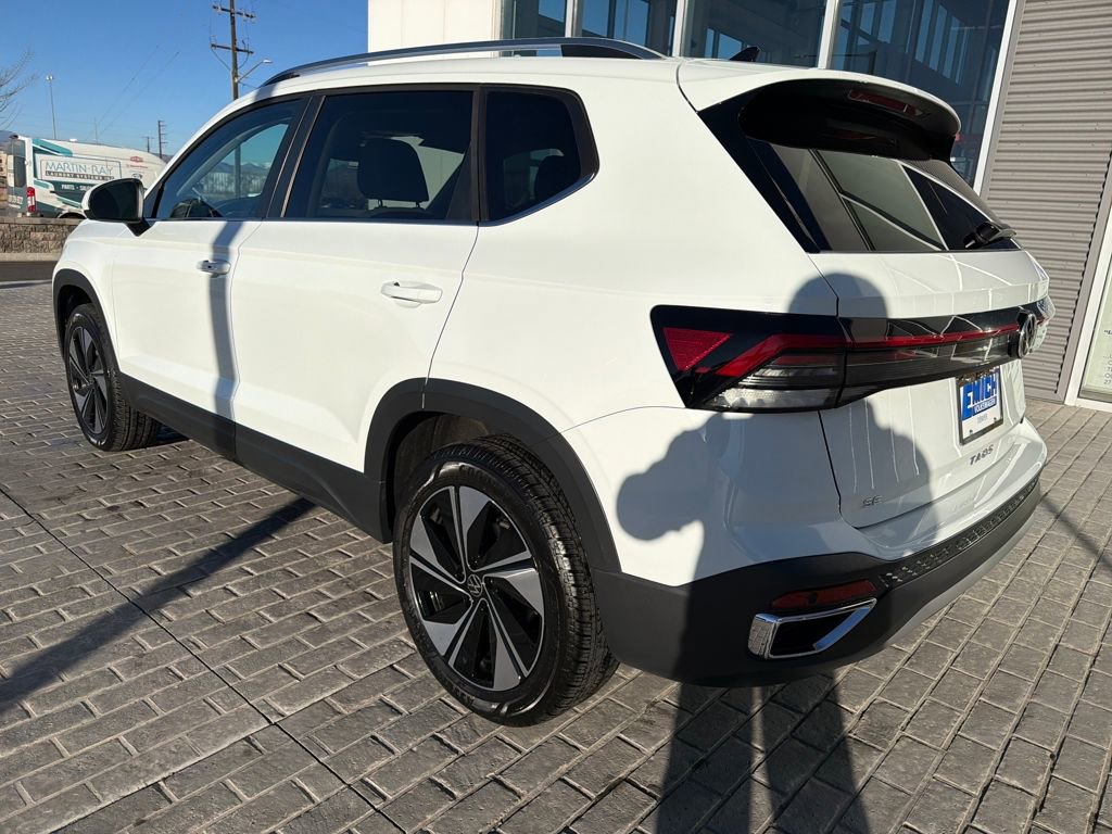 Certified 2025 Volkswagen Taos SE image 5
