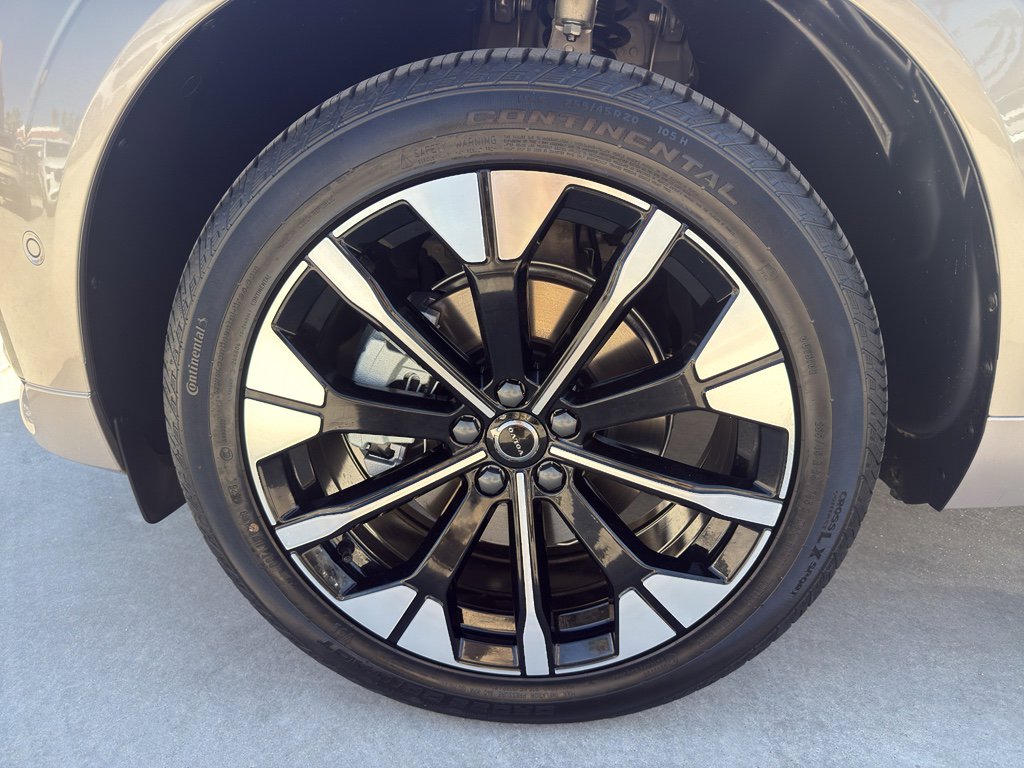 New 2026 Volvo XC60 B5 Plus w/ Protection Package AWD/4WD image 9