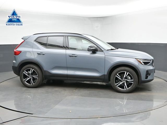 Used 2023 Volvo XC40 B5 Plus w/ Protection Package Premier AWD/4WD image 1