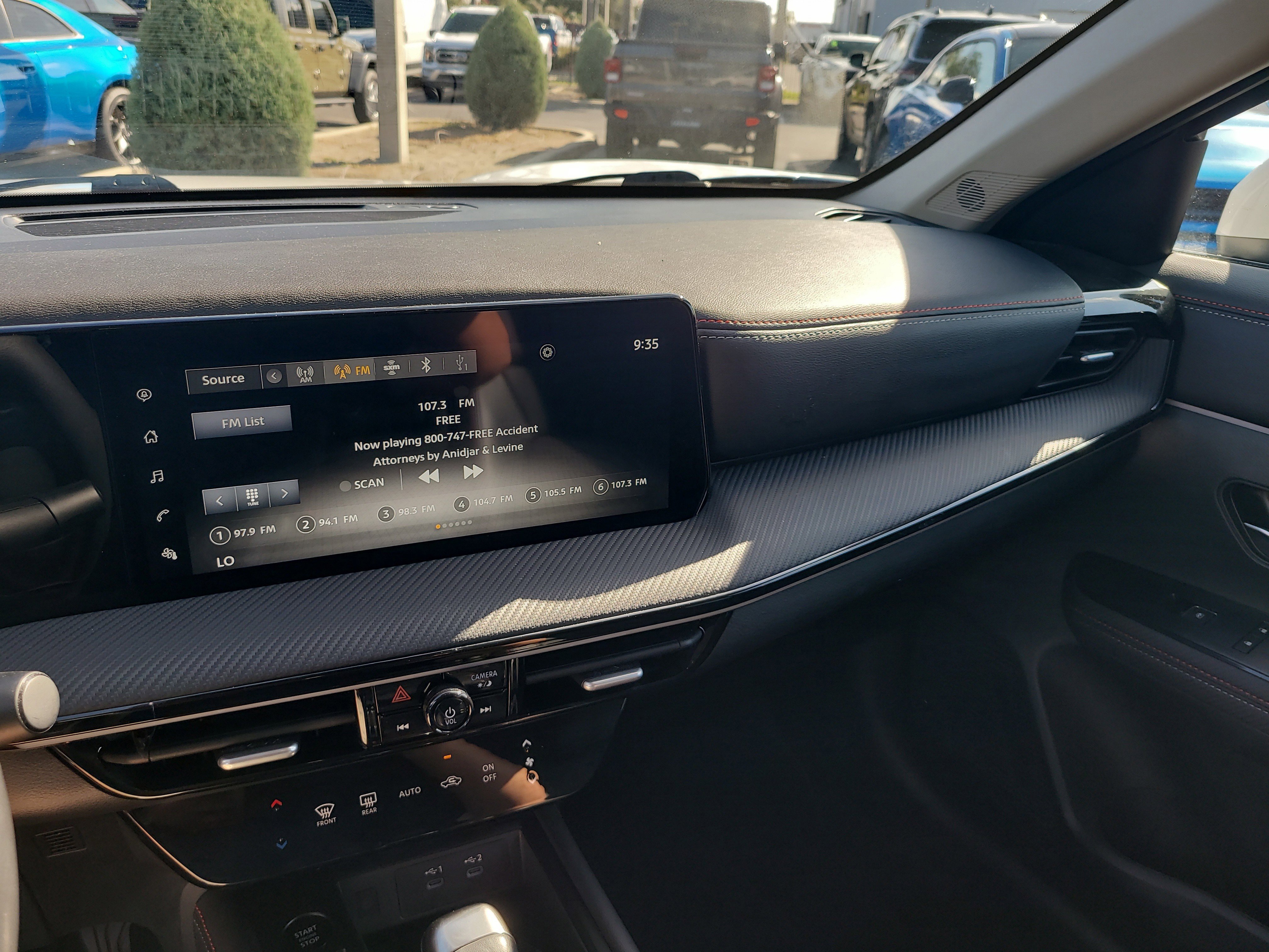 Used 2025 Nissan Kicks SR FWD image 18