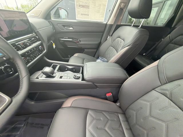New 2026 Nissan Pathfinder Platinum AWD/4WD image 20