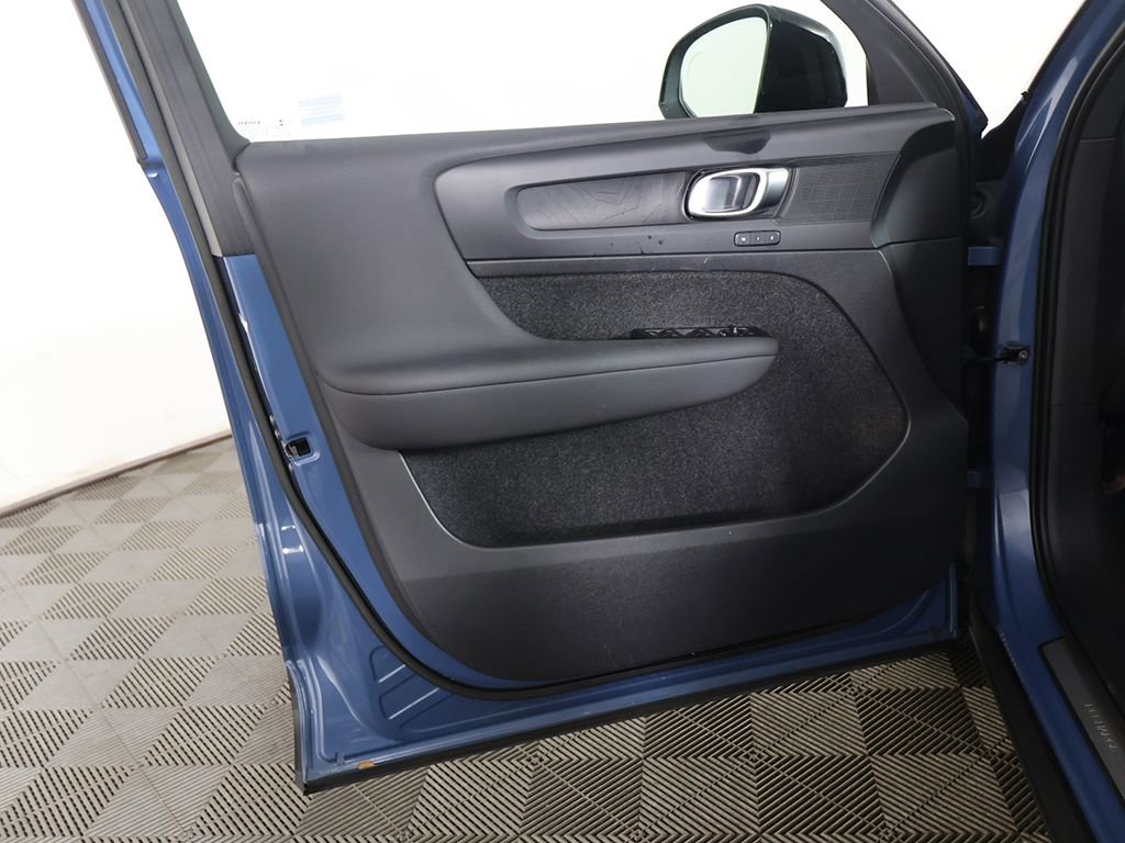 Used 2023 Volvo XC40 Recharge Plus AWD/4WD image 21