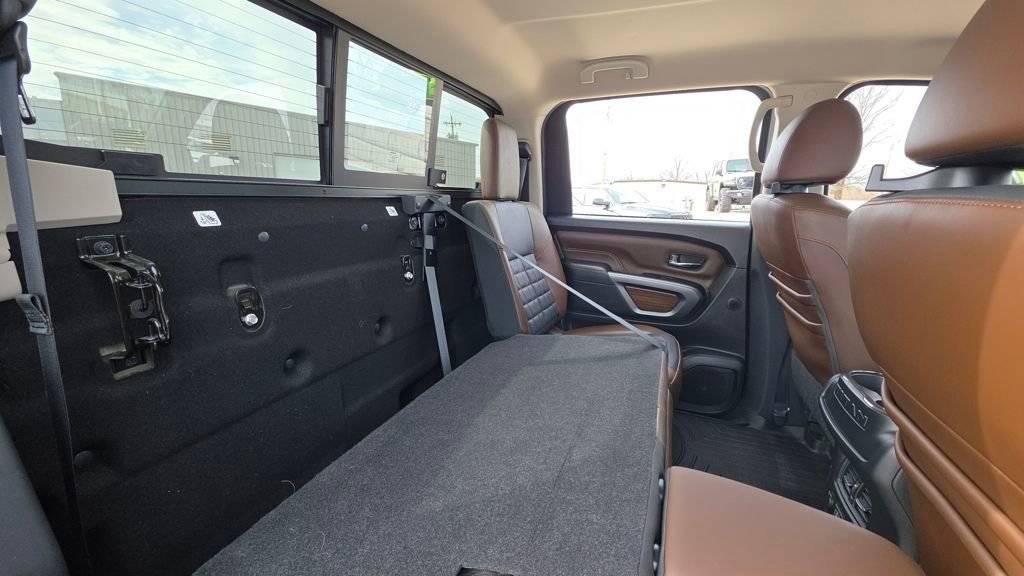 Used 2019 Nissan Titan Platinum Reserve image 18